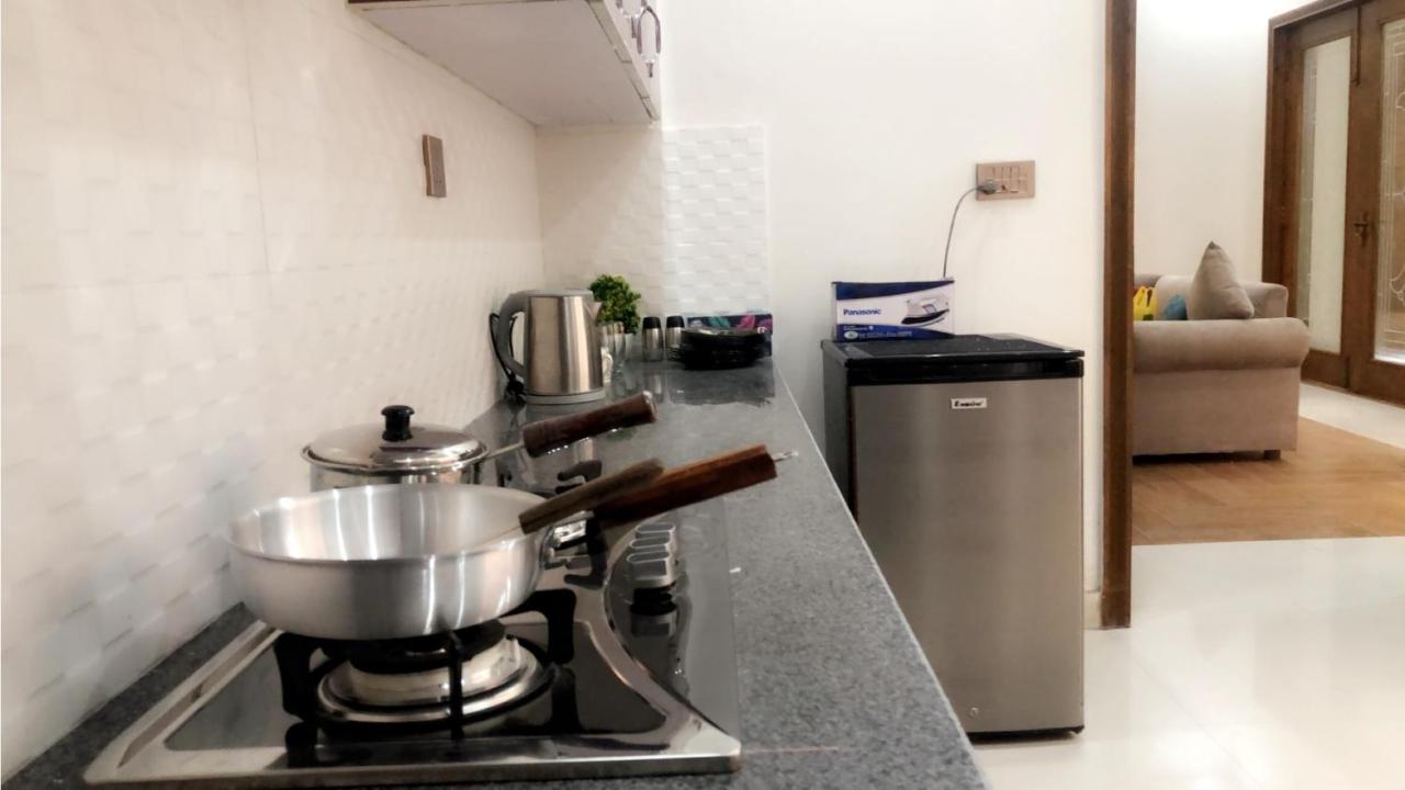 Fully Serviced Holiday Home Near Lyallpur Galleria Faisalabad Ngoại thất bức ảnh