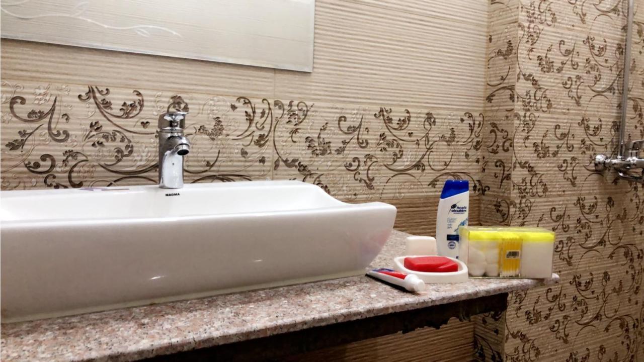 Fully Serviced Holiday Home Near Lyallpur Galleria Faisalabad Ngoại thất bức ảnh